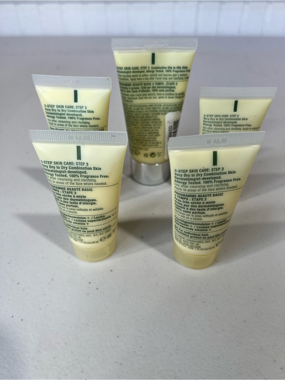 Clinique dramatically, different Lotion Travel Tubes - Set of 5 - Picture 4 of 5